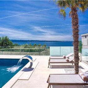 4-Bedroom Villa with heated pool and sea view, near Podstrana, sleeps 8